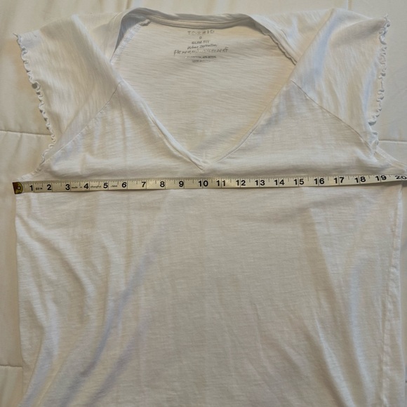 Torrid White Flutter Sleeve Top - size 0x - Picture 6 of 9